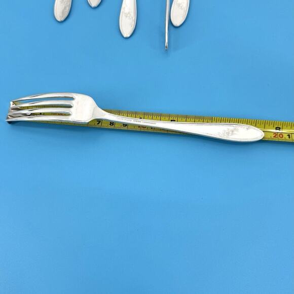 Oneida Community QUEEN BESS II Tudor Silver Plate 1946 Flatware 6-Dinner Forks - Picture 9 of 9